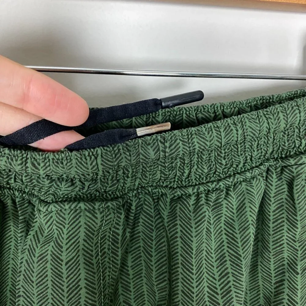 Lululemon Pace Breaker Lined Shorts Green Mens Large Drawstring Athletic Active